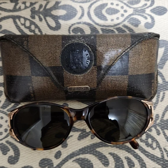SOLD!!!!!Vintage FENDI  Tortoise Sunglasses with Iconic Logo on Temple - Picture 5 of 10